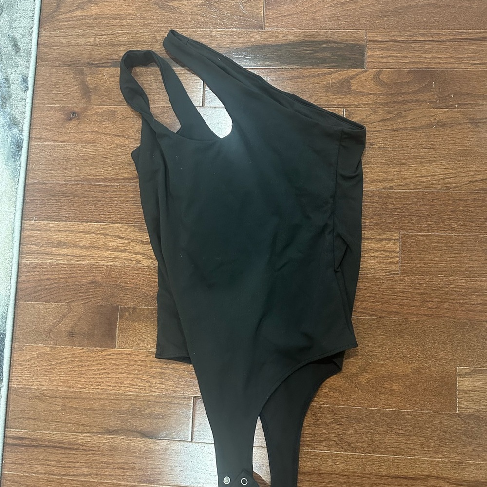 Amazon Black One-Shoulder Bodysuit